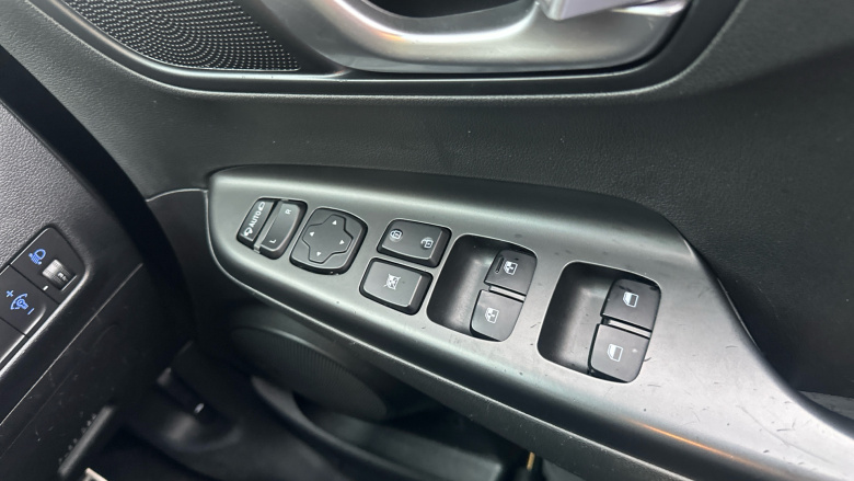 Hyundai KONA 100kW Premium 39kWh 5dr Auto Electric Hatchback